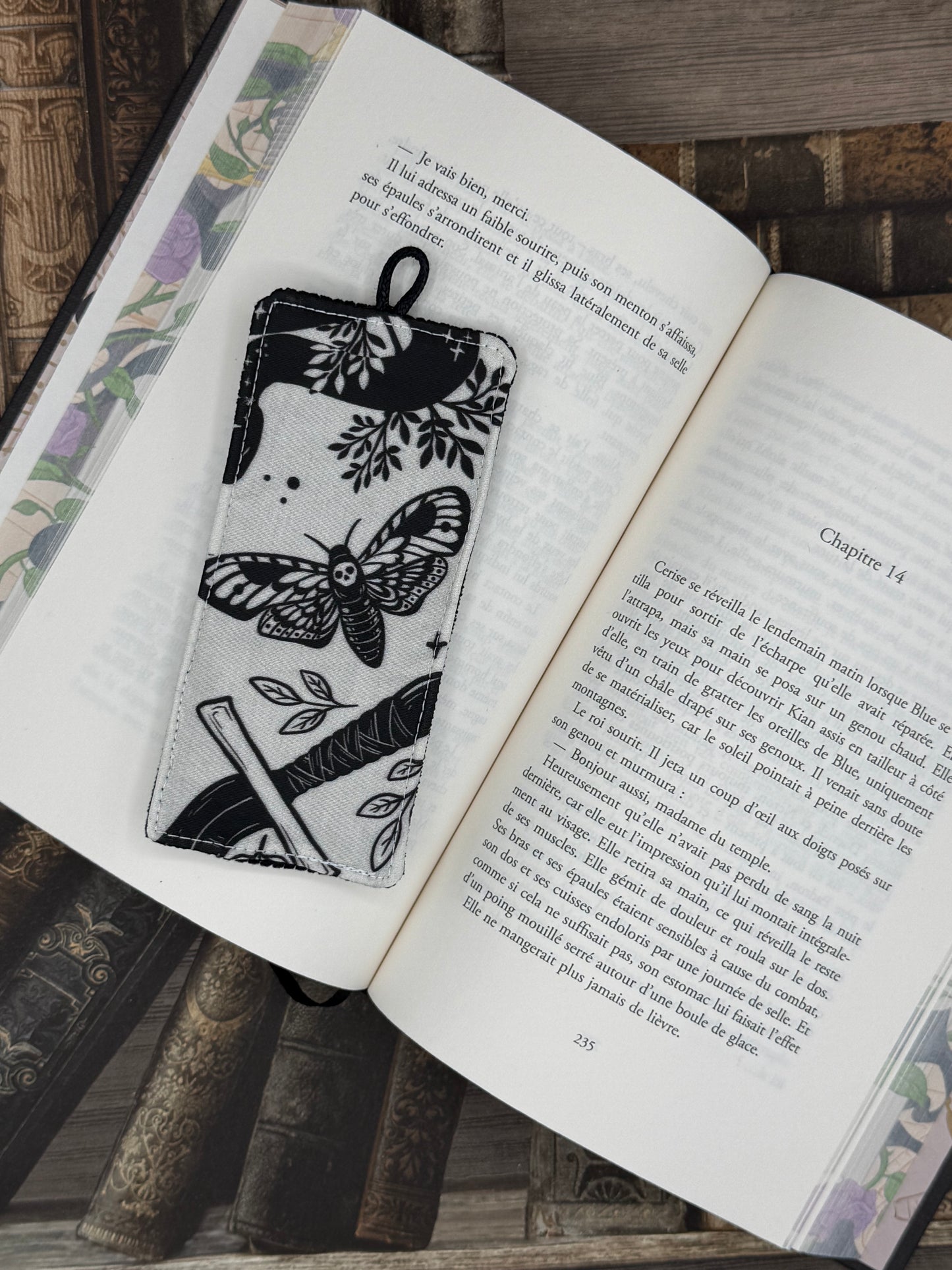 Le marque page - Magie noire