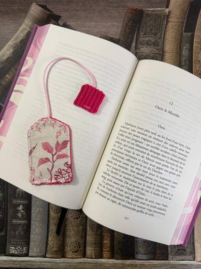 Le marque page - rose